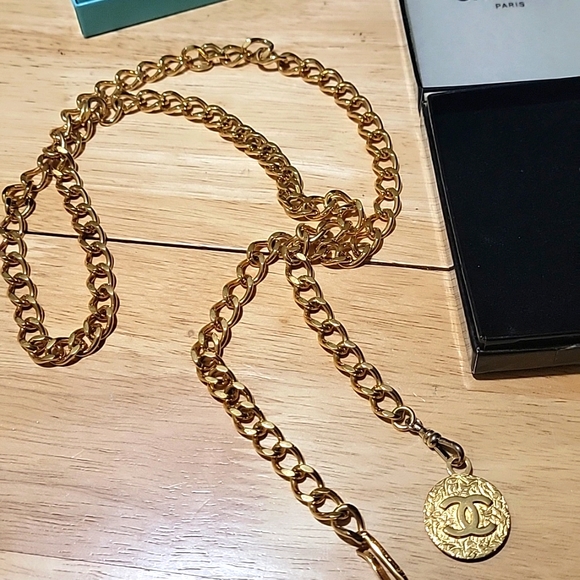 💯 Authentic  CHANEL VINTAGE CHAIN DOUBLE SIDED PENDANT BELT - Picture 5 of 6